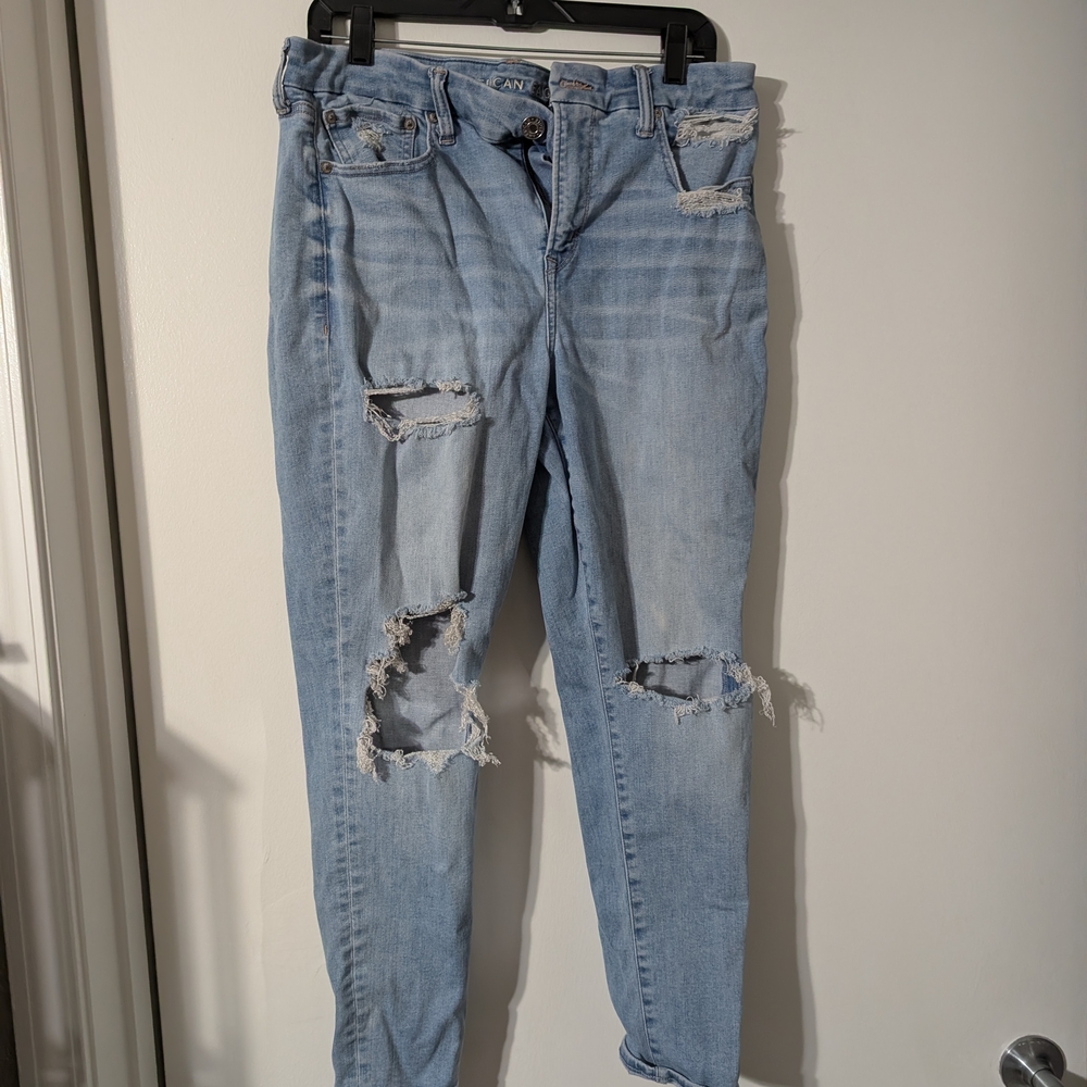 American Eagle Outfitters LUXIE JEAN Light Blue Distressed Ankle Jeans